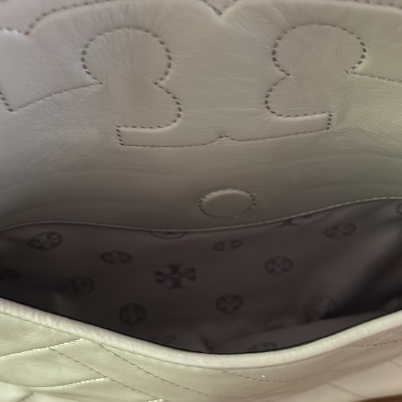 Tory Burch Alexa Quilted Slouchy Leather Tote.  Great bag for Fall - Picture 5 of 12